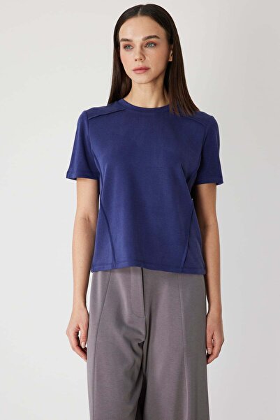 ON Μπλουζάκι με λεπτομέρεια ραφής και λαιμόκοψη σε σχήμα Ο