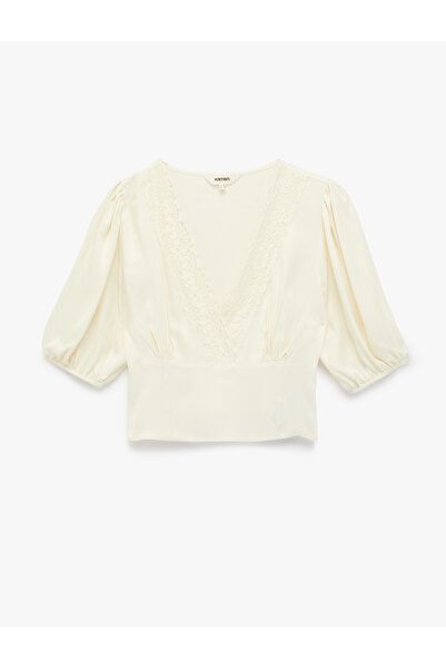 Koton Bluză crop din satin, cu decolteu în V, mâneci scurte tip balon și deta...