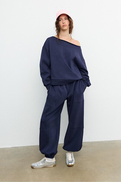 Stradivarius Basic off-the-shoulder sweatshirt