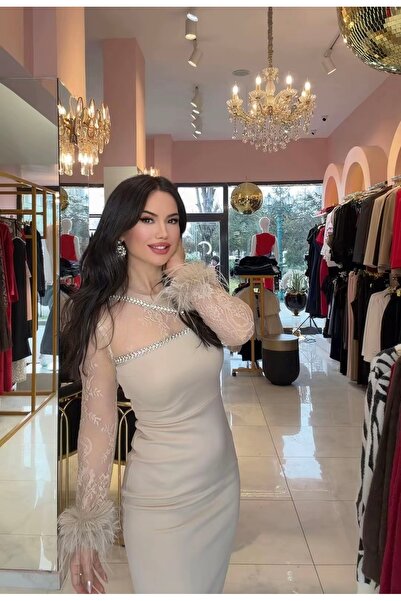 Hatice Altıntaş Krem otriş detay abiye elbise