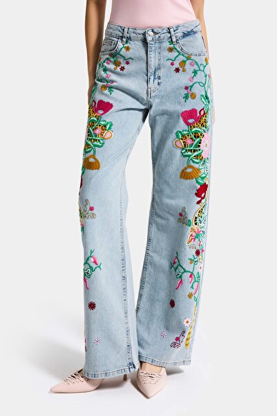 it's basic Women's Denim Color 3S6-32 Straight Fit Special Pattern Floral Emb...