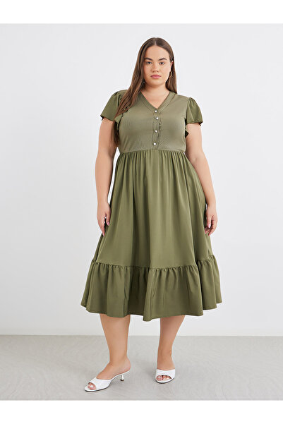 Styli Plus Midi Dress with V Neck and Button Detail