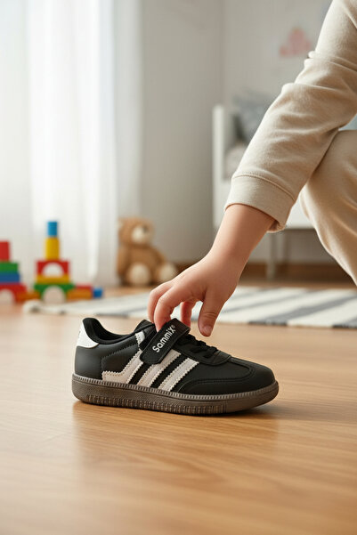 enoch حذاء إينوك الرياضي للأطفال طراز سامبا مريح مع شريط فيلكرو وأربطة