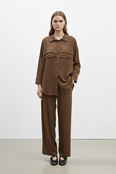 Puane Costum de damă cu detalii plisate, maro 14423