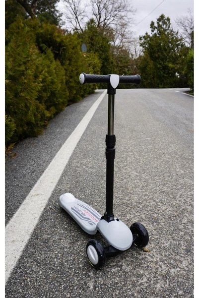 POZART Scooter Pro Foldable 3-Wheeled Scooter with Led Lights, 3-Level Steering, 50kg Carrying Capacity, 3+ Years Old
