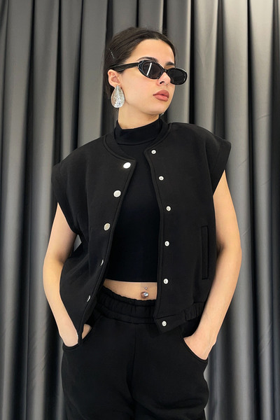 Crep سترة بخصر مطاطي وأزرار كبس - أسود