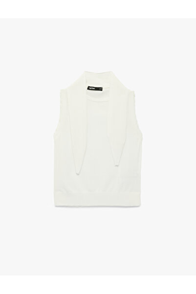 Koton Lace Detailed Crew Neck Sleeveless Knitwear Blouse