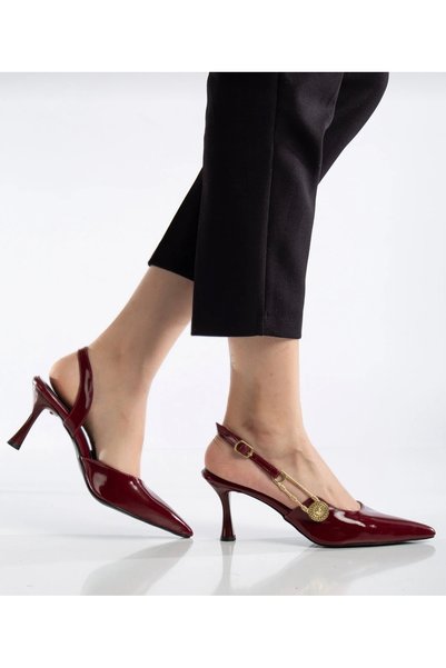 LARİNA SHOES Gold Buckle Detail, Pointed Toe, Patent Leather Material, Stiletto Thin Heel Women's Shoes