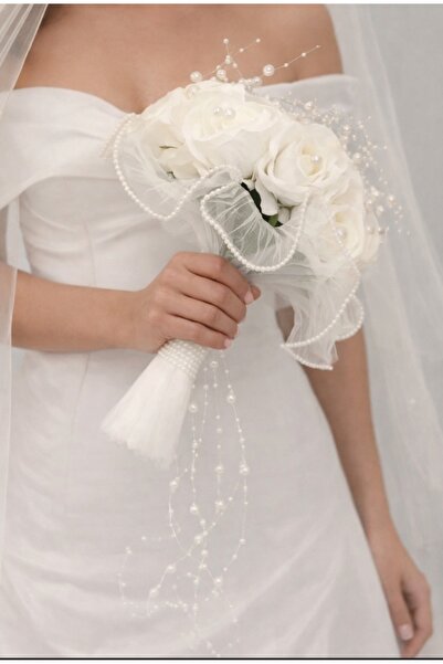 Botanikelbuketleri İncili güllü ve incili fırfırlı buket ve damat yaka ile