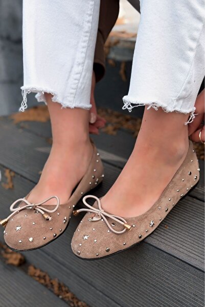 I Love Shoes حذاء نسائي مسطح من Vessa مصنوع من جلد الغزال الأصلي مع تفاصيل مز...