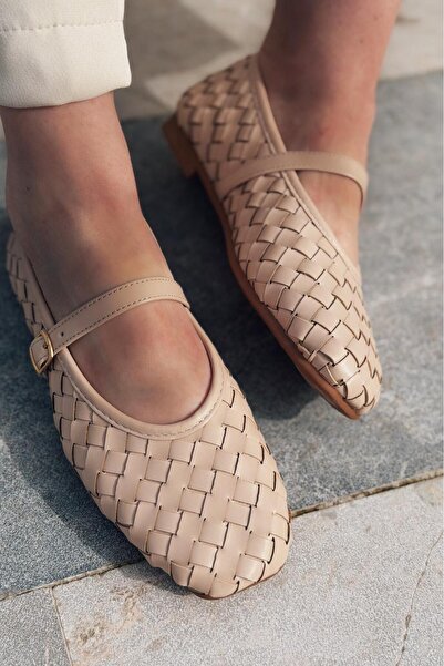 I Love Shoes حذاء راقصة الباليه النسائي من روزيل مصنوع من الجلد غير اللامع