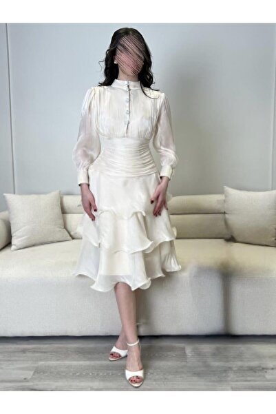 Heidi A classic model that combines the luxury of soft organza fabric with an...