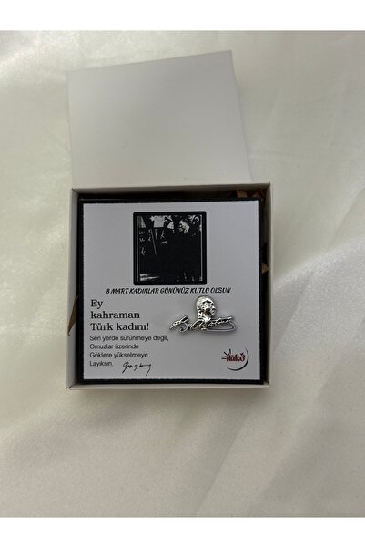 Tüko Store KADINLAR GÜNÜ ÖZEL HEDİYE MUSTAFA KEMAL ATATÜRK ROZET ÖZEL KUTULU
