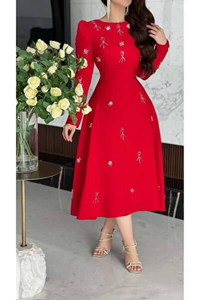 Generica Elegant red midi dress with long sleeves and luxurious crystal embro...