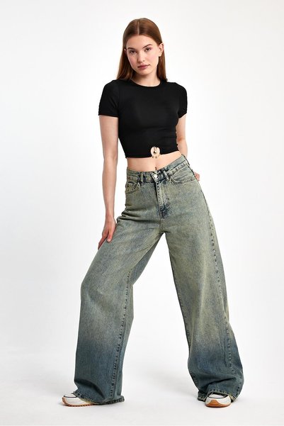 ihraç pazarı Front Ring Crop Blouse – Stretchy Fit, Metal Accessory Detail