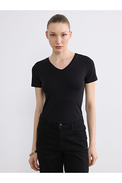 LC Waikiki Μαύρο γυναικείο μπλουζάκι με λαιμόκοψη