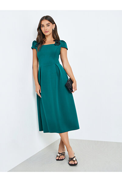 Styli Women Green Pleated A-Line Midi Dress