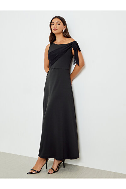 Styli Black Asymmetric Neck Maxi Dress