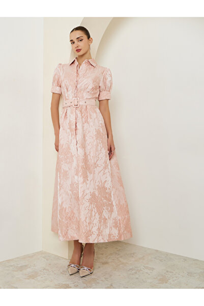 Styli فستان ماكسي بأكمام منفوخة من قماش قماش جاكار الوردي