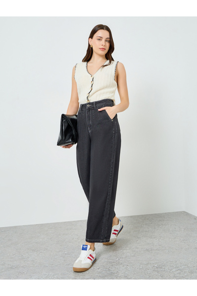 Styli Women Mid Rise Barrel Fit Jeans