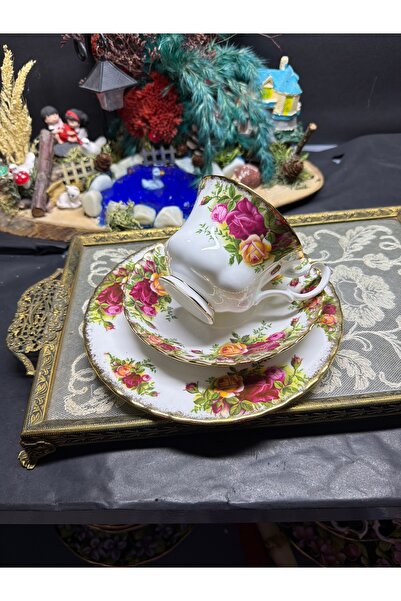 Royal Albert old country roses çay fincanı trio