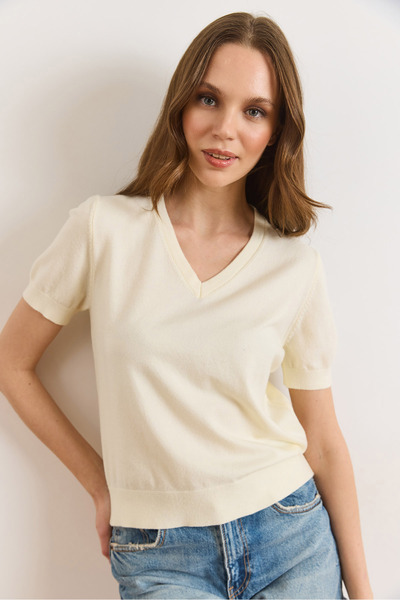 Olalook Women's Ecru V-Neck Very Soft Textured Viscose Knitwear Blouse Blz-19...