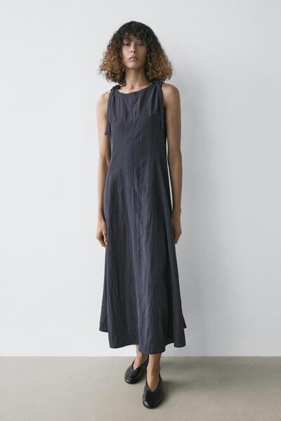 Massimo Dutti Tokalı dökümlü midi elbise