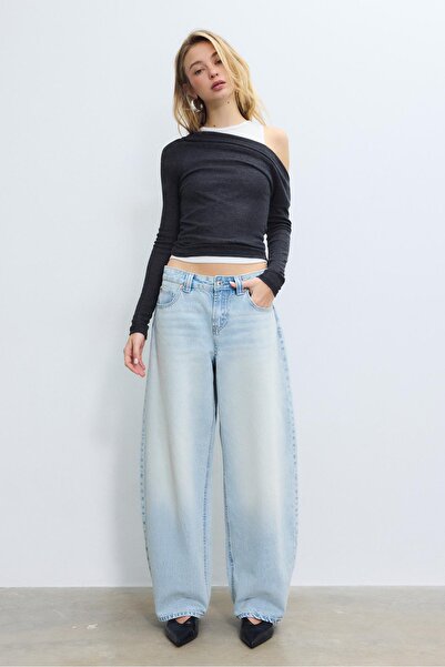 Stradivarius D80 Barrel Fit Jean