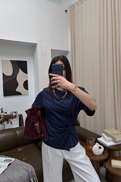 mylove مزوّد بحشوات أكتاف تي شيرت بتفاصيل مزمومة من الأمام باللون الأزرق الداكن