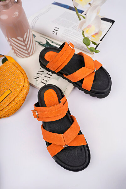 NOSEY SHOES حذاء نسائي من ZOE MODEL مصنوع من الجلد الطبيعي باللون البرتقالي م...