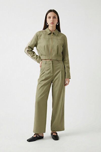 Quzu Παντελόνι με πλισέ μπροστά και ρίγες, φαρδιά μπατζάκια, χακί