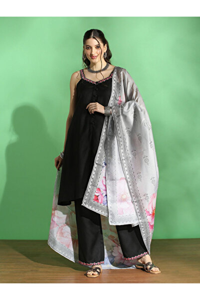 Globus By Styli Embroidered Front Slit Kurta, Pants and Floral Prind Dupatta Set