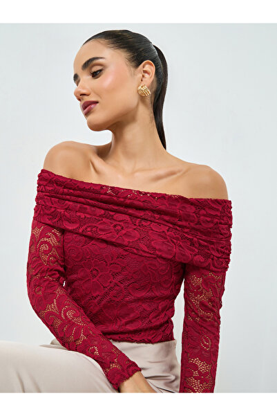 Styli بأكتاف مكشوفة طويلة مكشوفة الكتفين من دانتيل