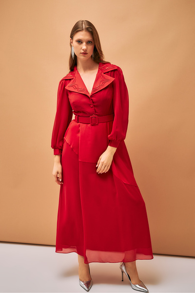 İnce Nakış ve Kemer detaylı Uzun Elbise