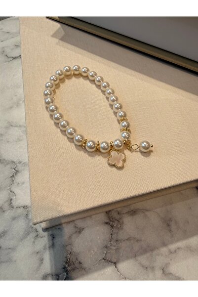 nurjewelry Doğal Görünümlü İnci & Yonca Charm Esnek Bileklik