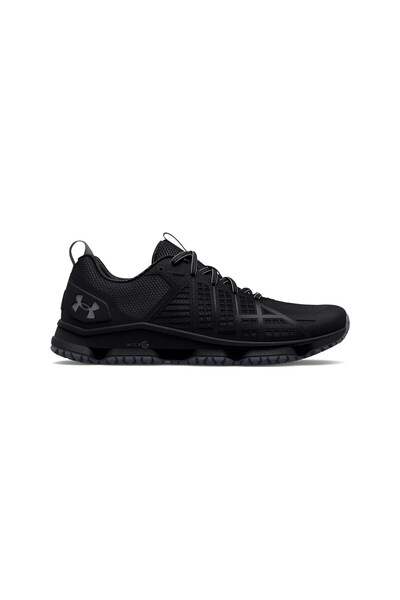 Under Armour MG Strikefast Synthetic Training Shoes, Black (3024953-001)