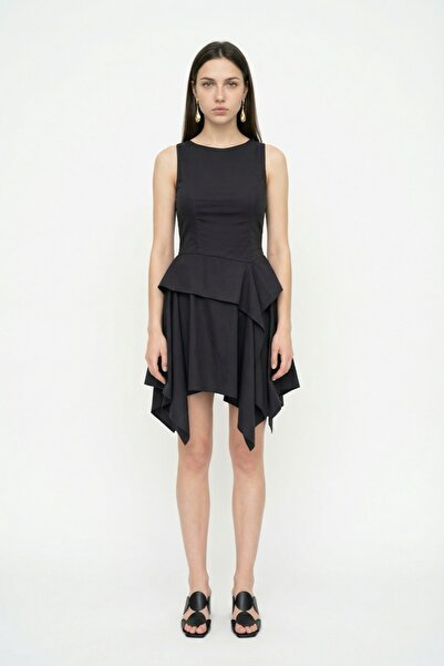 Quzu Ασύμμετρο Αμάνικο Μίνι Φόρεμα με Βολάν Μαύρο
