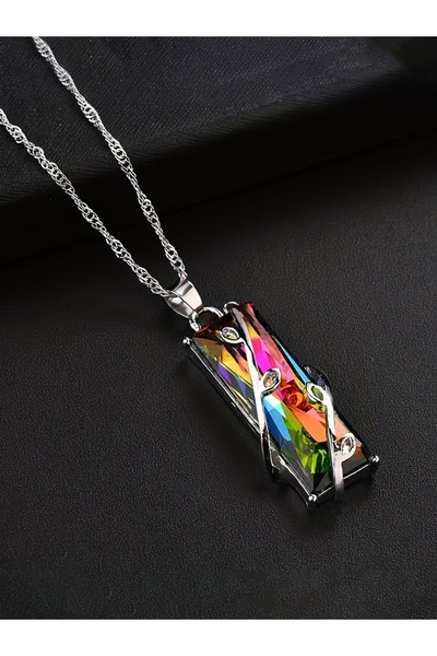 Take Two By Styli قلادة كريستال بألوان قوس قزح