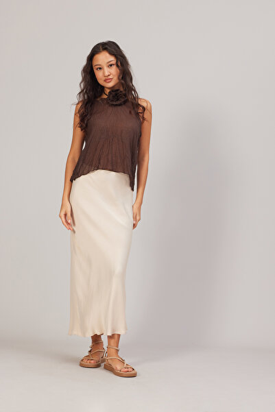 Nisan بلوزة بدون أكمام بتفاصيل ورود