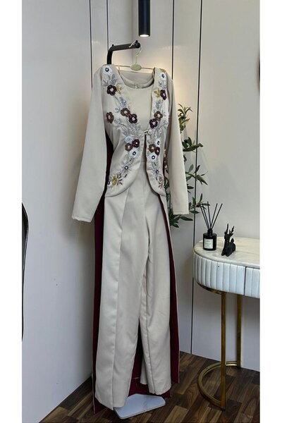 LAMSAT LATIN Elegant women's jumpsuit with a sophisticated cut