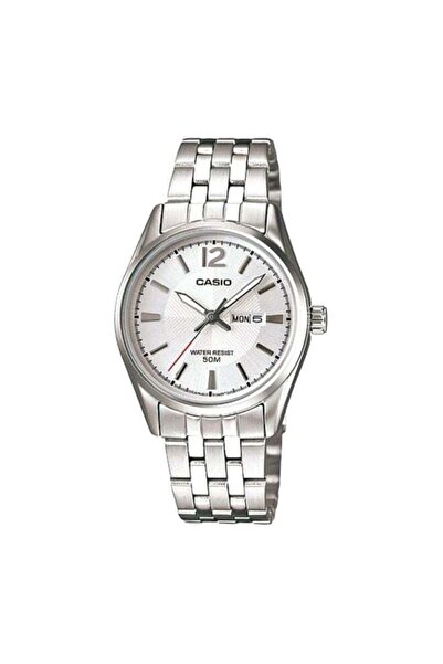 Casio Women's Enticer Water Resistant Analog Watch LTP-1335D-7AV