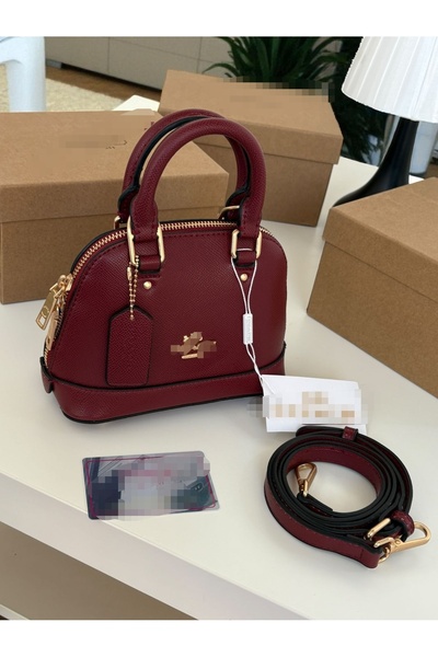 Generic Handbag and shoulder bag, high quality material, with accessories
