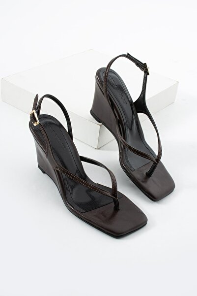 diclepolat Women's Brown Wedge Heel Flip-Flop Sandals Square Toe Ankle Strap ...