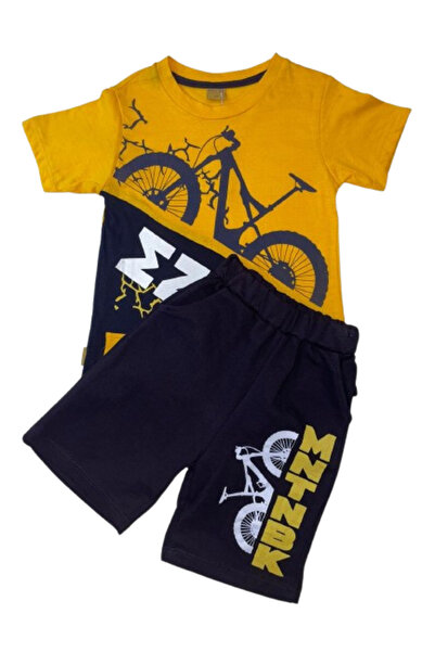 GENERAL Boys' T-shirt and shorts set with a unique design - sizes 6-9 years
