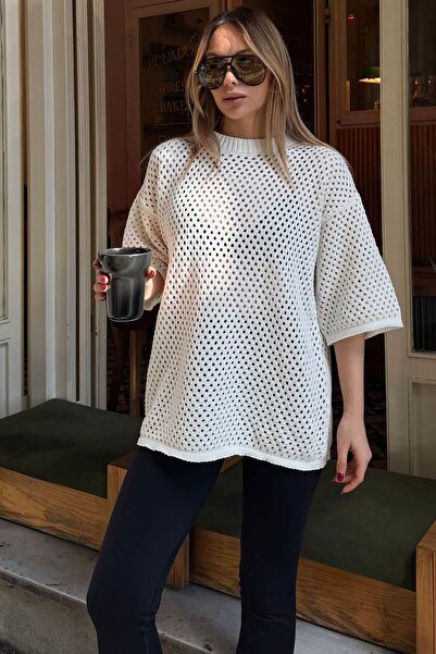 Swist White Mesh Knitted Crew Neck Relaxed Fit Women's Knitwear Blouse