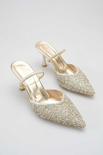 werfen حذاء نسائي بكعب أنيق ومزين بالكريستال