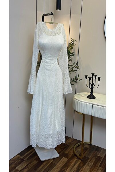 Special-DIARA A classic, romantic evening dress