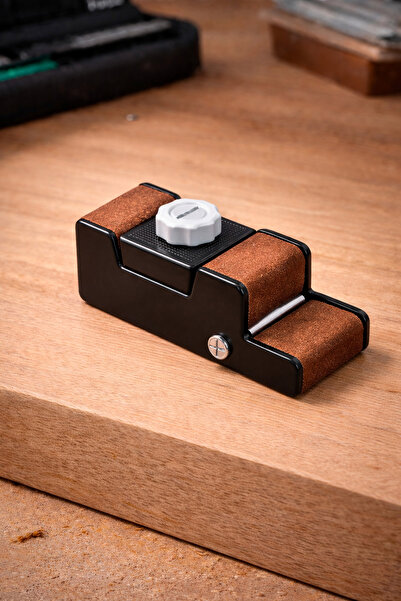 starflare 90 Degree Corner Sander |   Corner Bracket |   Screw Fastening