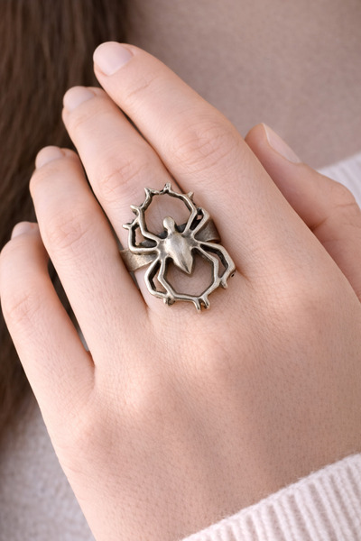 HER ŞEY NOTA www.herseynota.com Big Spider Model Adjustable Ring – Silver Col...