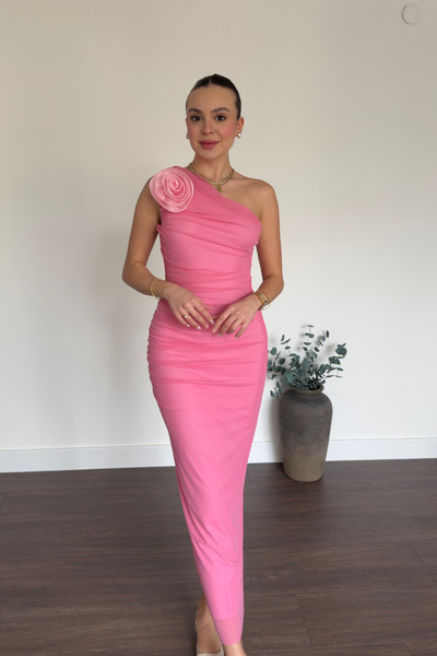 Grtrend Pembe Tek Omuz Aksesuarlı Midi Elbise